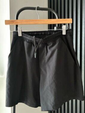 Men's Lululemon Black Pacebreaker Shorts XS (7”)
